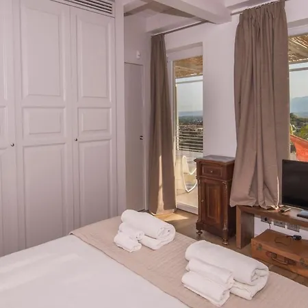 Aura 6, Emma * Giardini Naxos