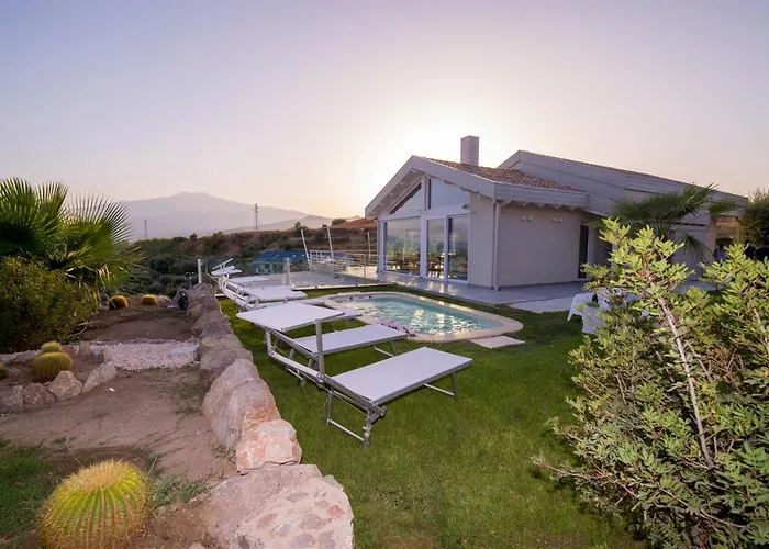 Aura 6, Emma Villa *