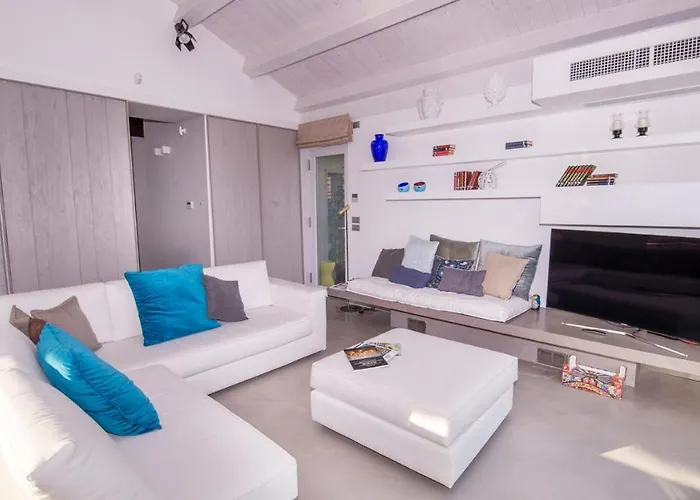 Aura 6, Emma Giardini Naxos