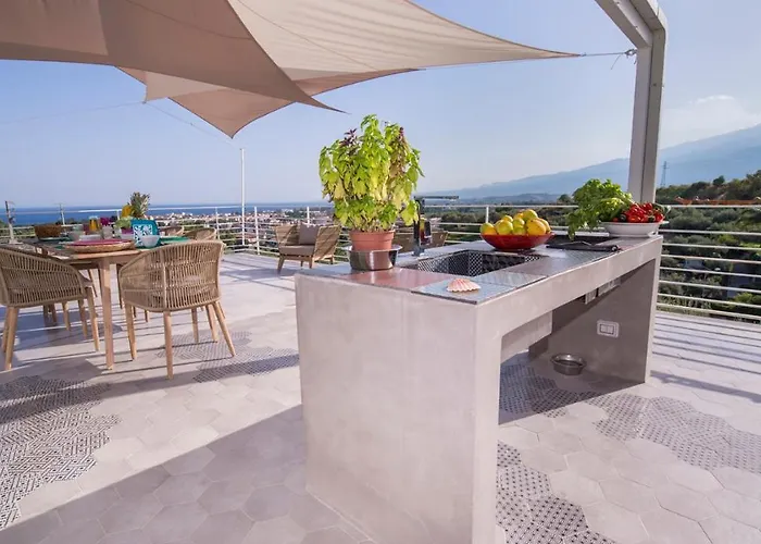 Aura 6, Emma Giardini Naxos