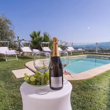 别墅 Aura 6, Emma *