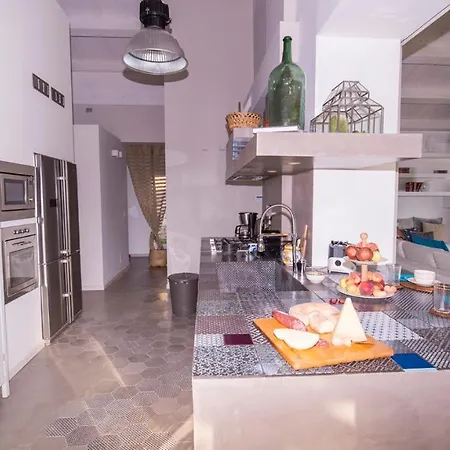 别墅 Aura 6, Emma *