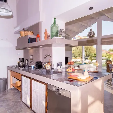 别墅 Aura 6, Emma *