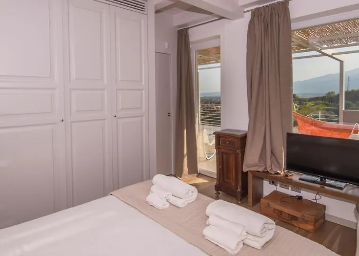 Aura 6, Emma * Giardini-Naxos